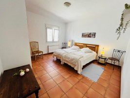 Bedroom with single beds